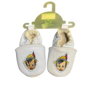 Vintage Peter Pan crib shoes
